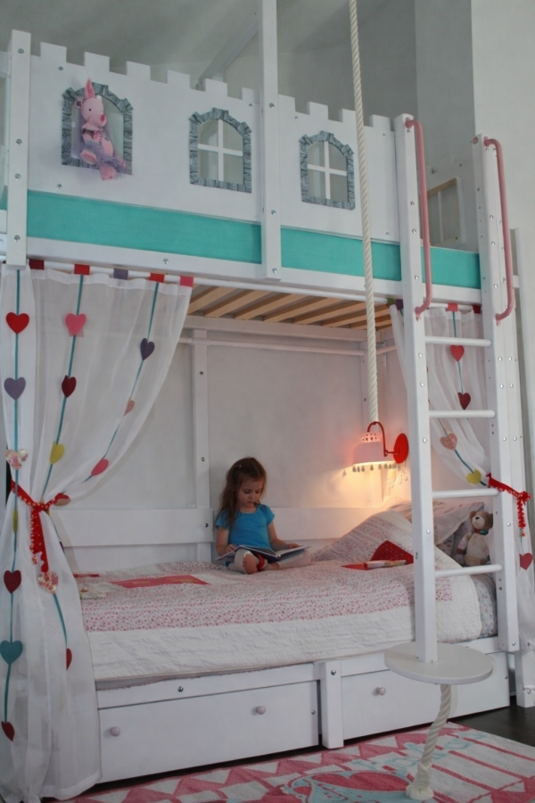 Hochbett Schloss