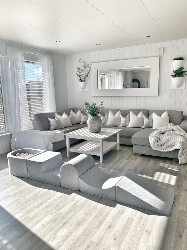 Schaumstoffbausteine beige mit Mini-Bällebad