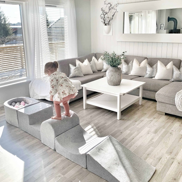 Schaumstoffbausteine beige mit Mini-Bällebad