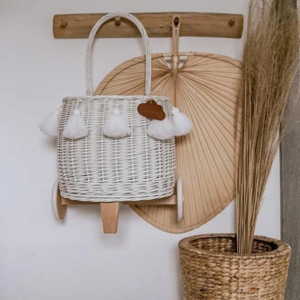 Rattan Korb zum Ziehen weiß