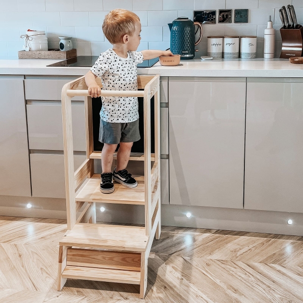 Lernturm mit Schreibtafel Holz