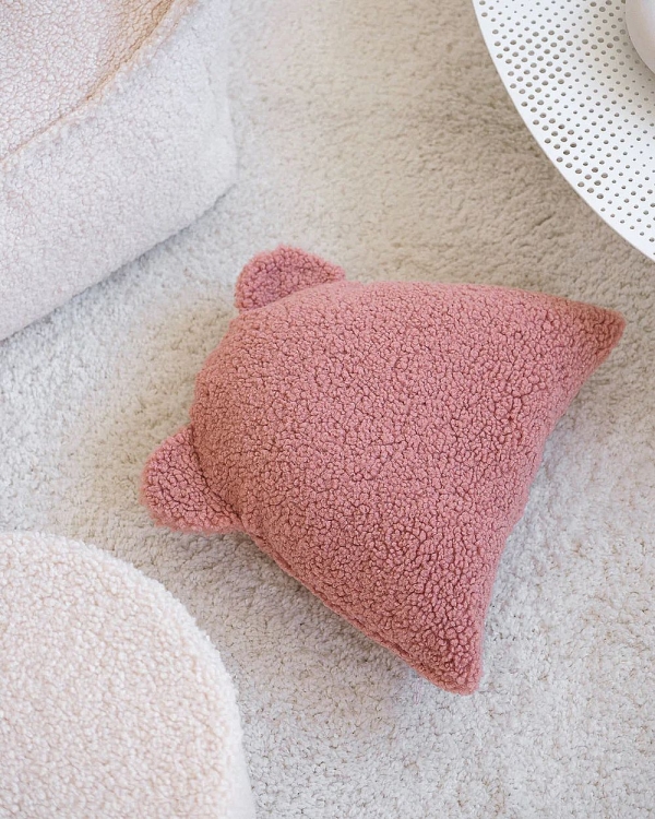 Wigiwama Boucle Teddy Bär Kissen Guava rosa