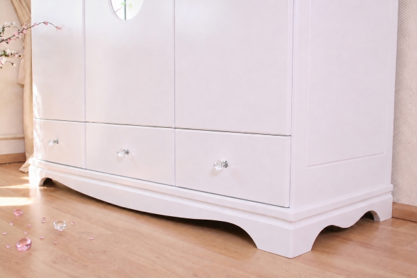 Kleiderschrank weiß Kristallserie 1