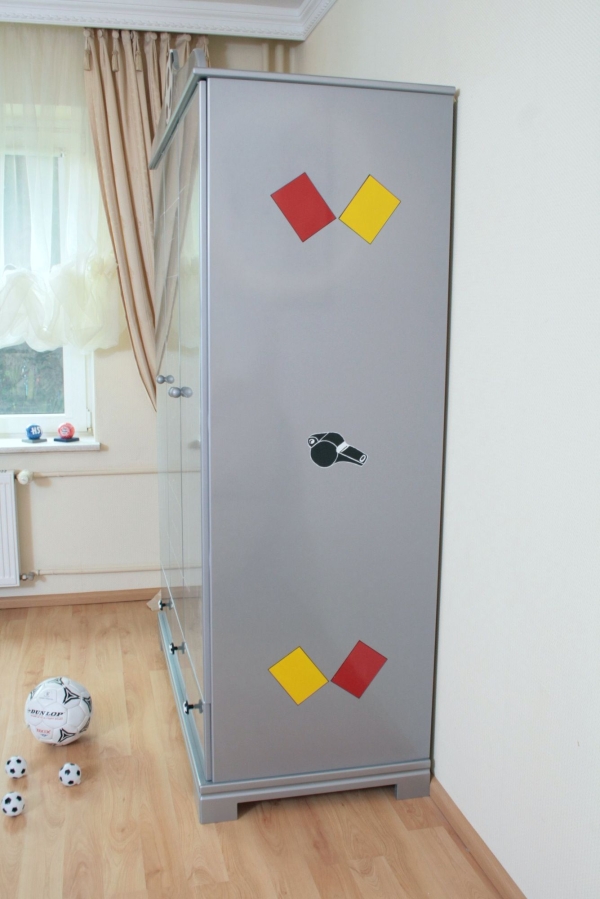 Schrank Fußball
