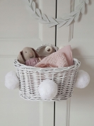 Rattan Wandkorb weiß Pompon
