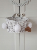 Rattan Wandkorb weiß Pompon