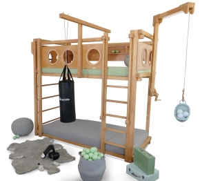 Spielbett mit Boxsack